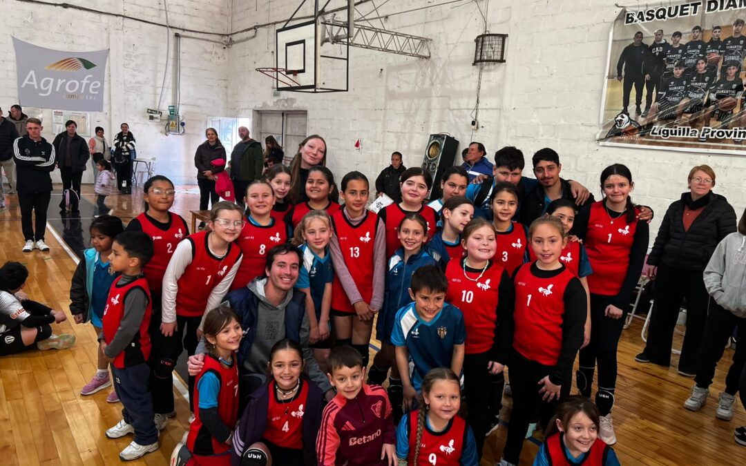 MÁS PRESENTACIONES DEL VOLEIBOL CRESPENSE