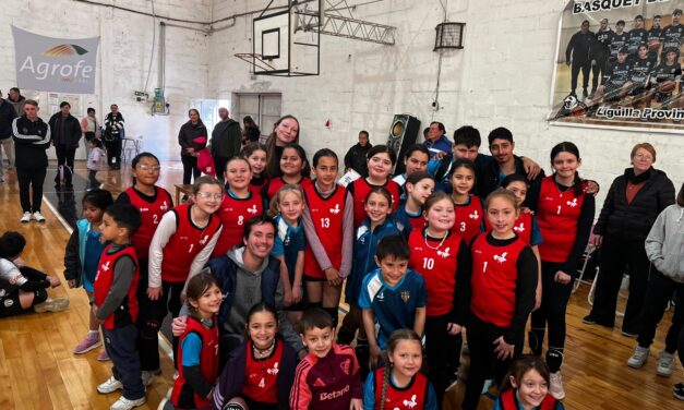 MÁS PRESENTACIONES DEL VOLEIBOL CRESPENSE