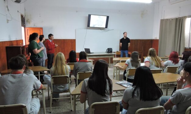CHARLA EDUCATIVA SOBRE EL CUIDADO Y USO RESPONSABLE DEL SERVICIO DE AGUA POTABLE EN CRESPO